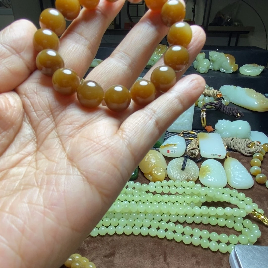 抖***豆和田玉未镶嵌手链