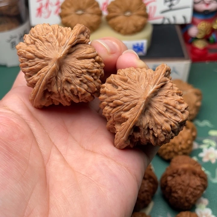 【闪购商品】文玩核桃吊坠45全品楼