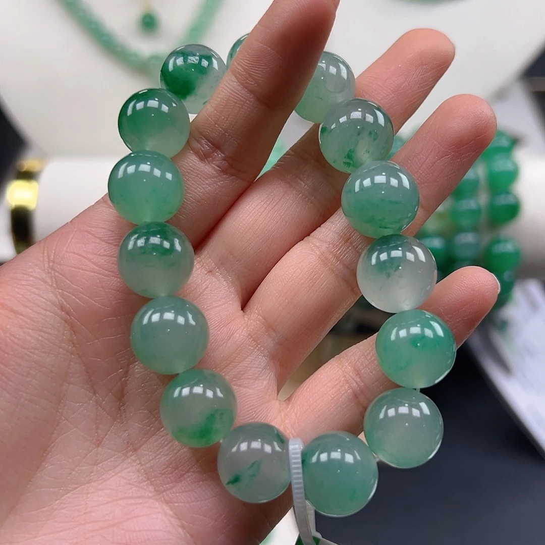 未镶嵌手镯石英质玉