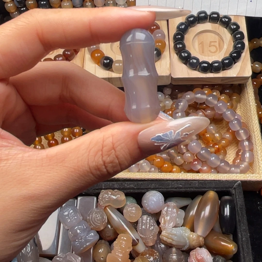 玛瑙/玉髓未镶嵌珠宝奇石