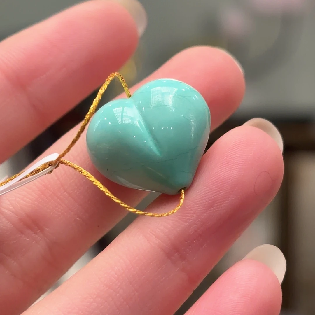 绿松石未镶嵌颈饰