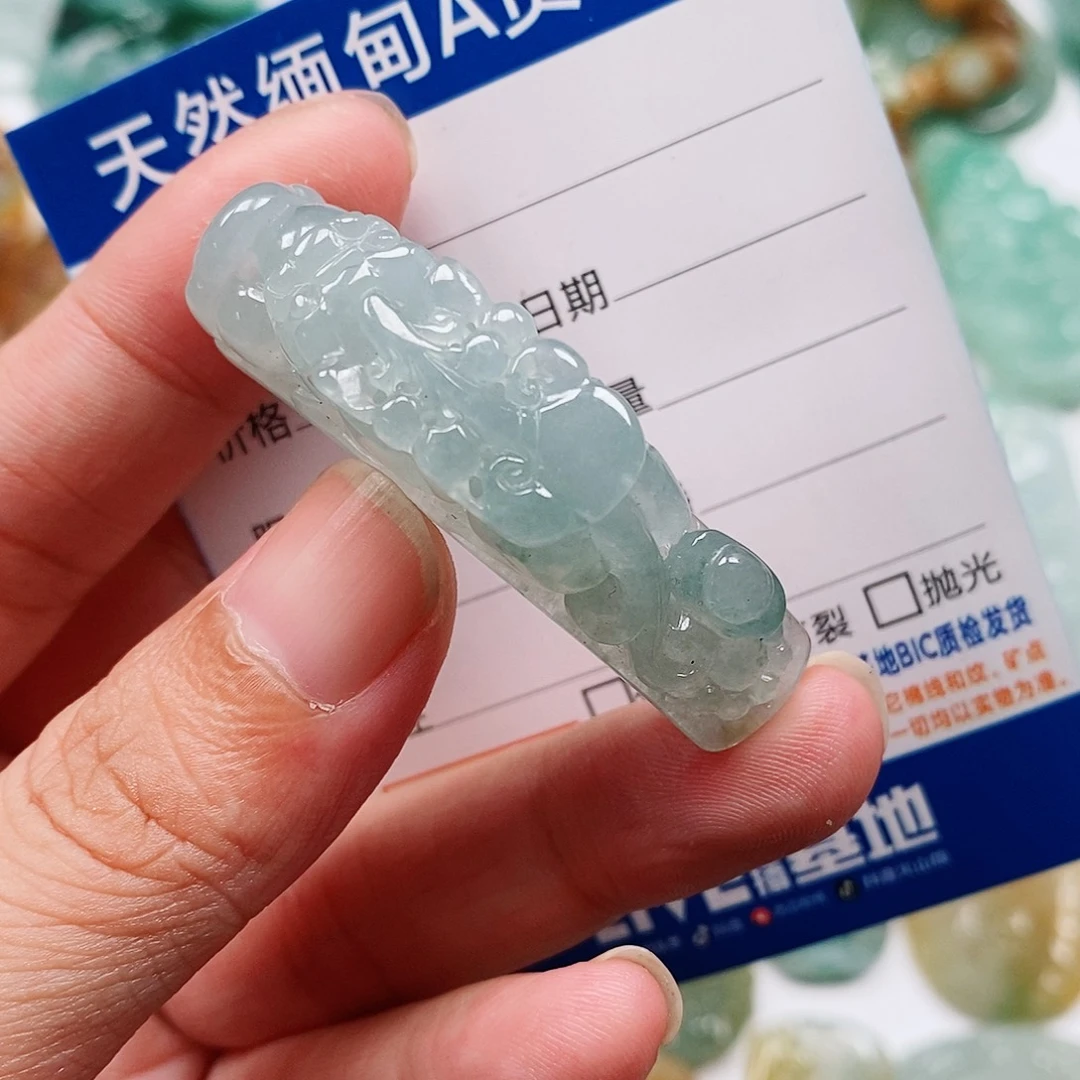 颈饰未镶嵌翡翠貔貅手牌