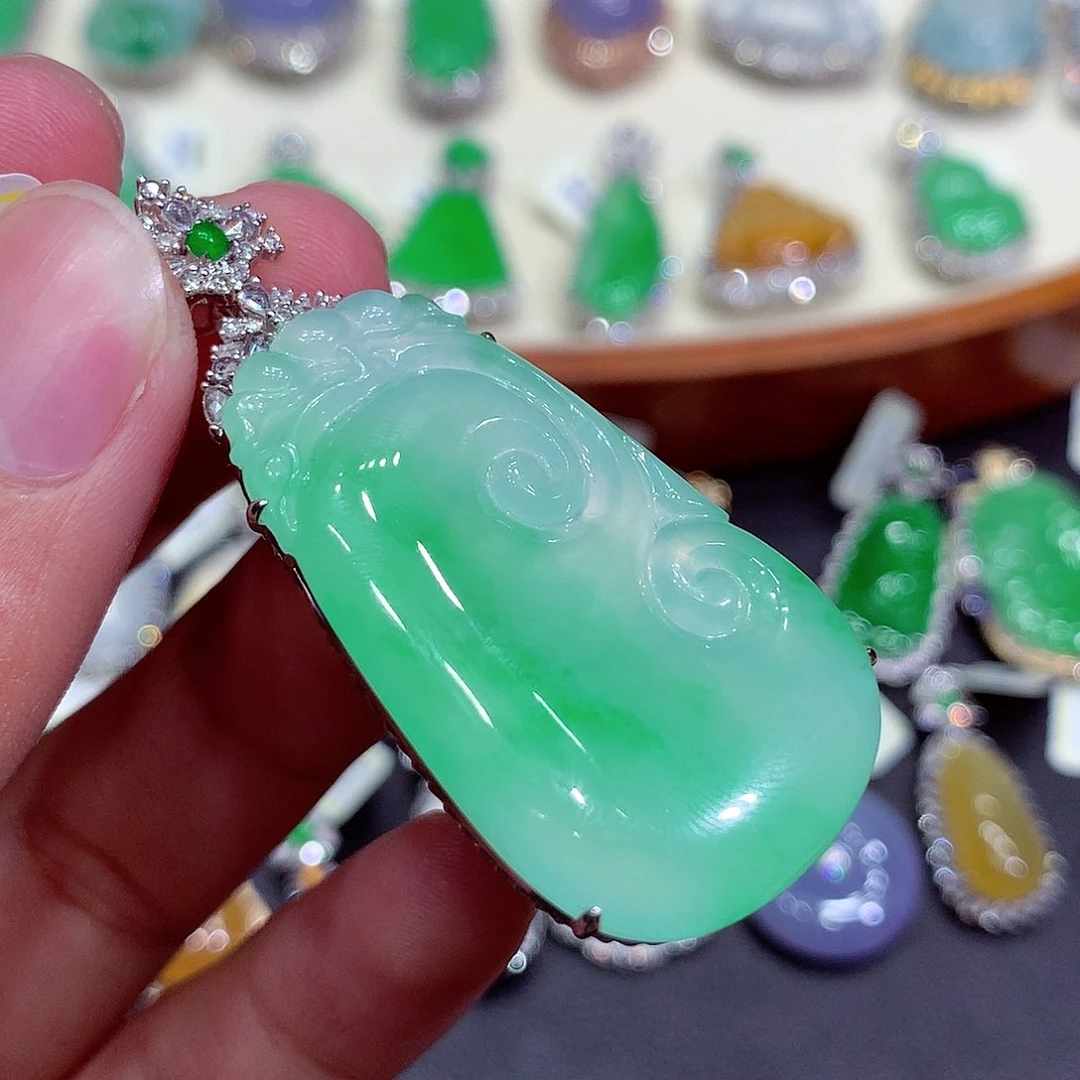 翡翠18K金镶嵌吊坠(不含链)