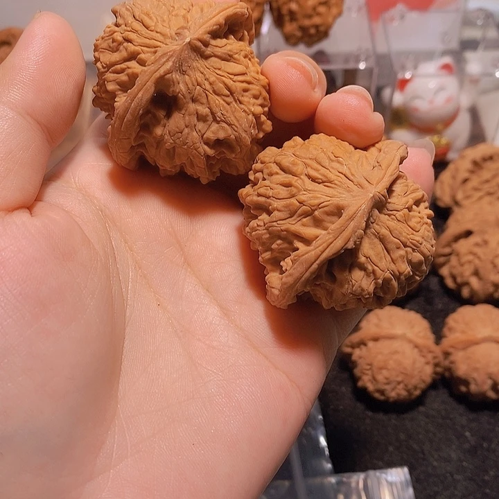 钱***量吊坠文玩核桃红狮子