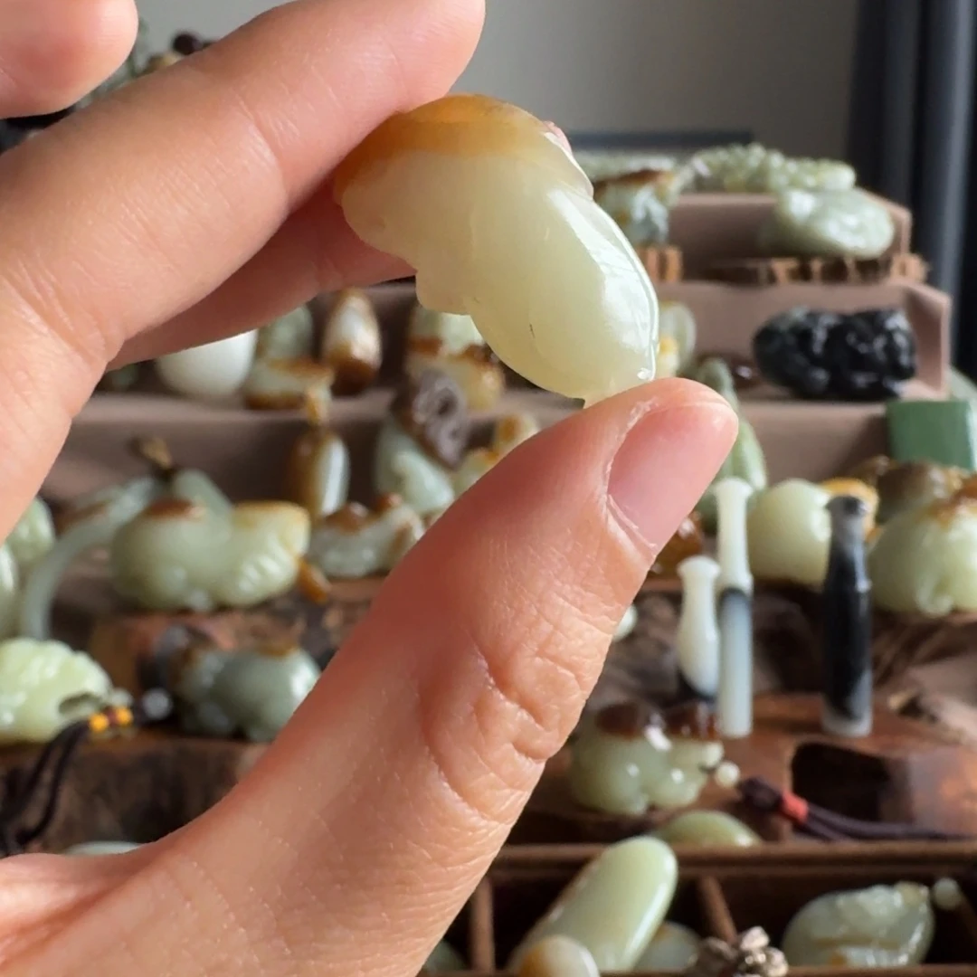 和田玉（糖玉）未镶嵌颈饰