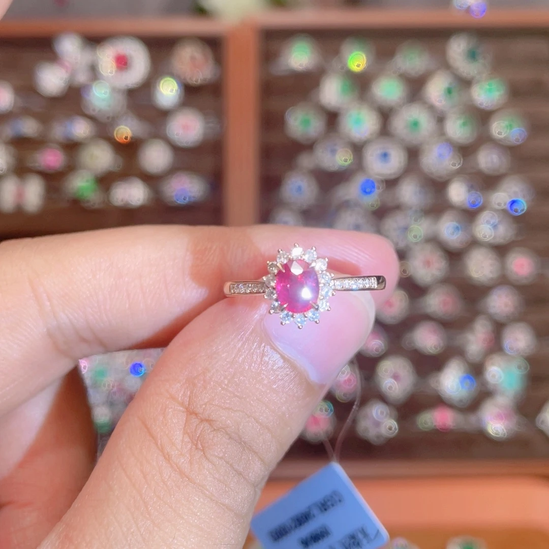 红宝石18K金镶嵌戒指0.66ct 无烧鸽血