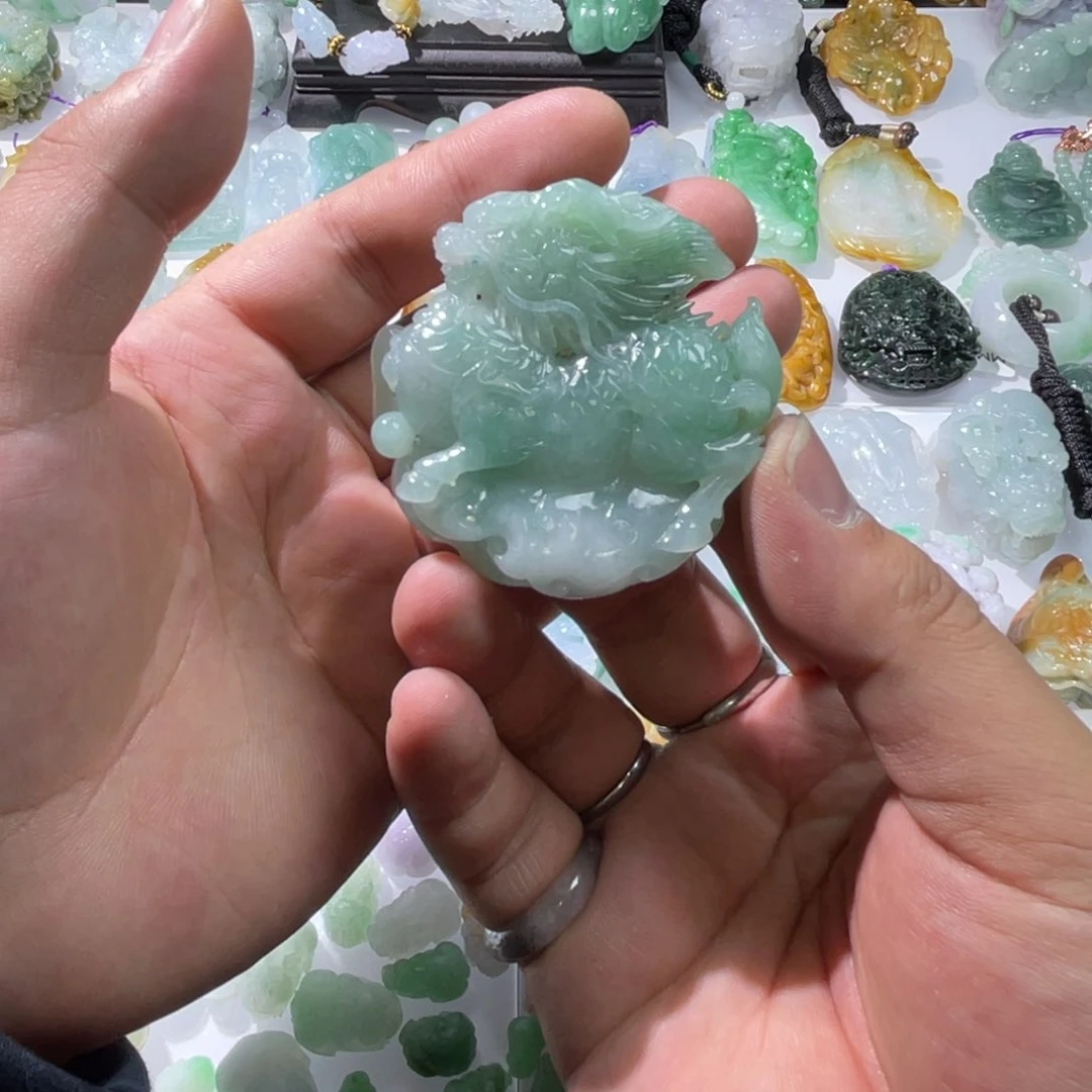 翡翠颈饰未镶嵌天然