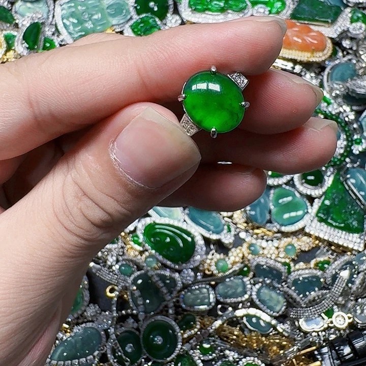 翡翠颈饰未镶嵌天然A翡翠放漏