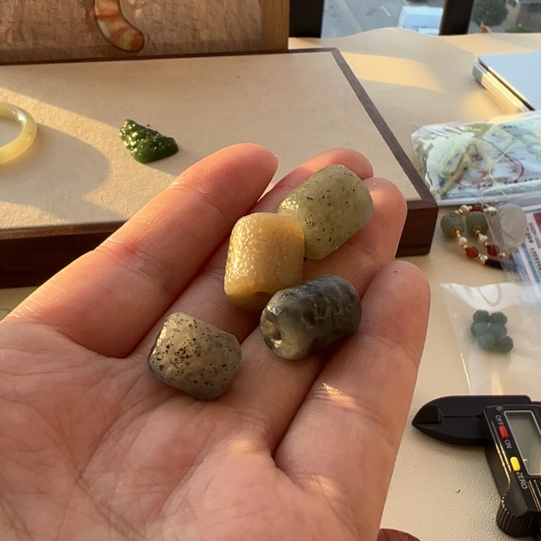 和田玉未镶嵌颈饰Z***2