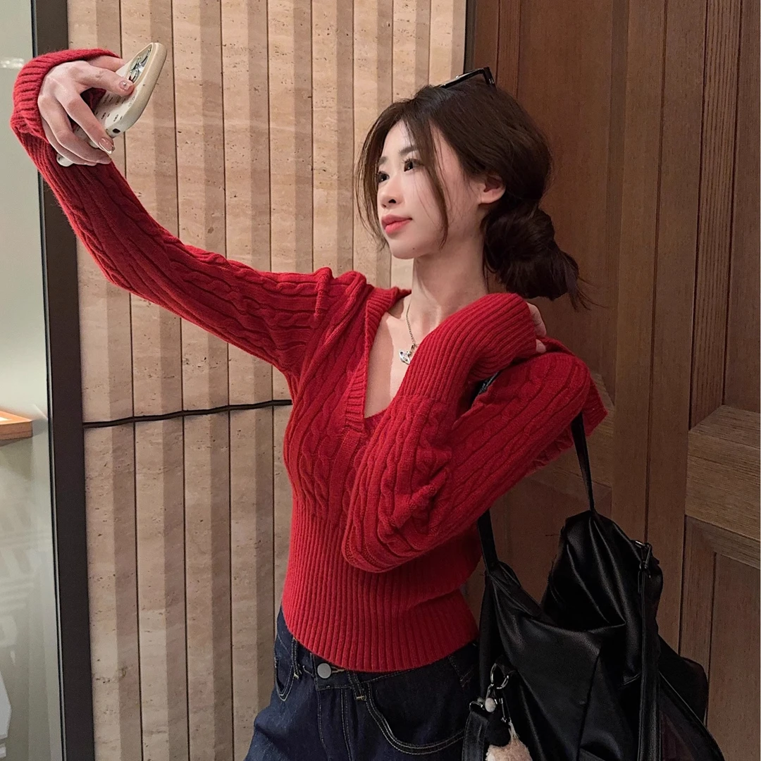 圣诞新年红色连帽毛衣女秋冬韩系慵懒风针织衫小个子收腰短款上衣