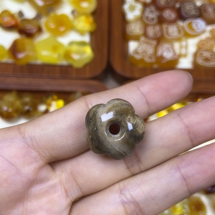 吊坠橄榄核根珀小花33