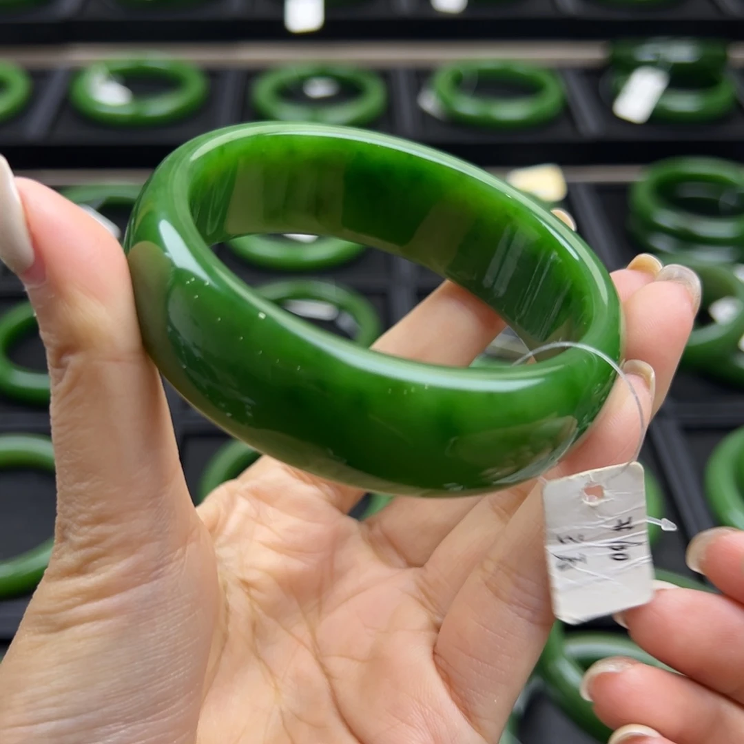 和田玉（碧玉）未镶嵌手镯