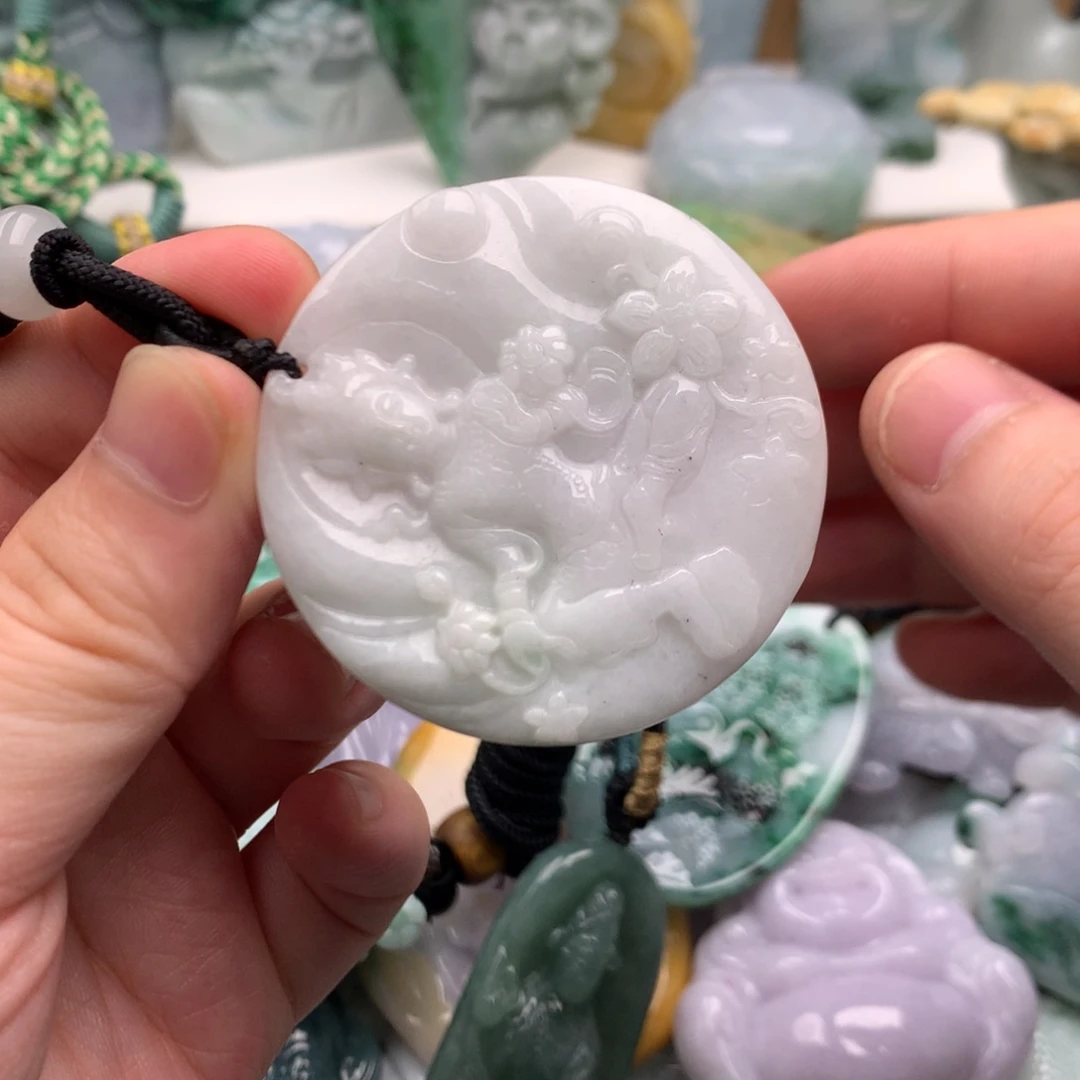 吊坠(不含链)未镶嵌翡翠