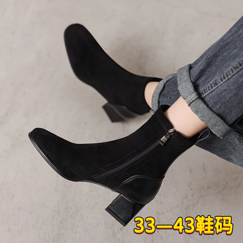 大码粗跟短靴41一43女靴子绒面瘦瘦靴小码32秋冬中跟女靴百搭黑色