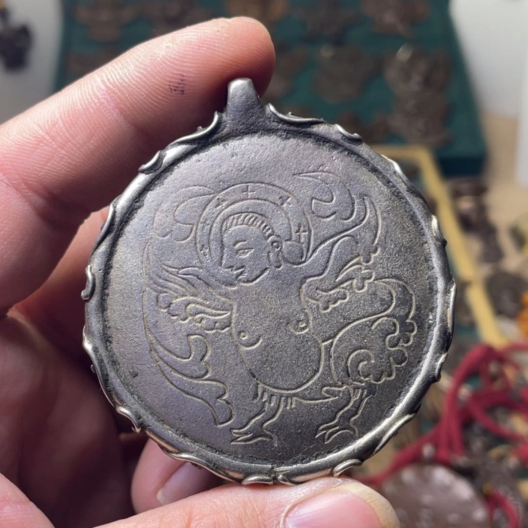 藏传白立马朝天吼