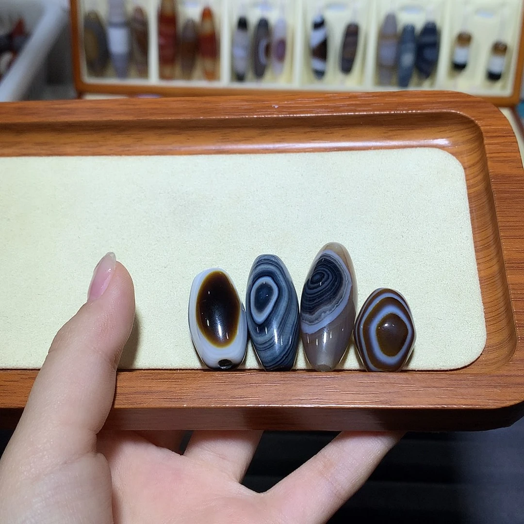 皮****玛瑙/玉髓未镶嵌颈饰