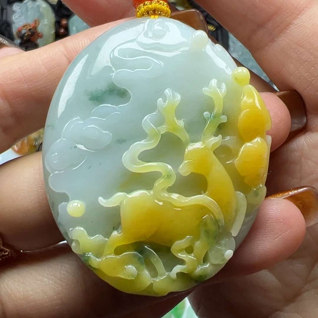 翡翠未镶嵌颈饰小鹿