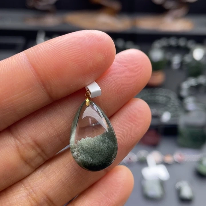 水晶18K金镶嵌颈饰绿幽灵水滴定制