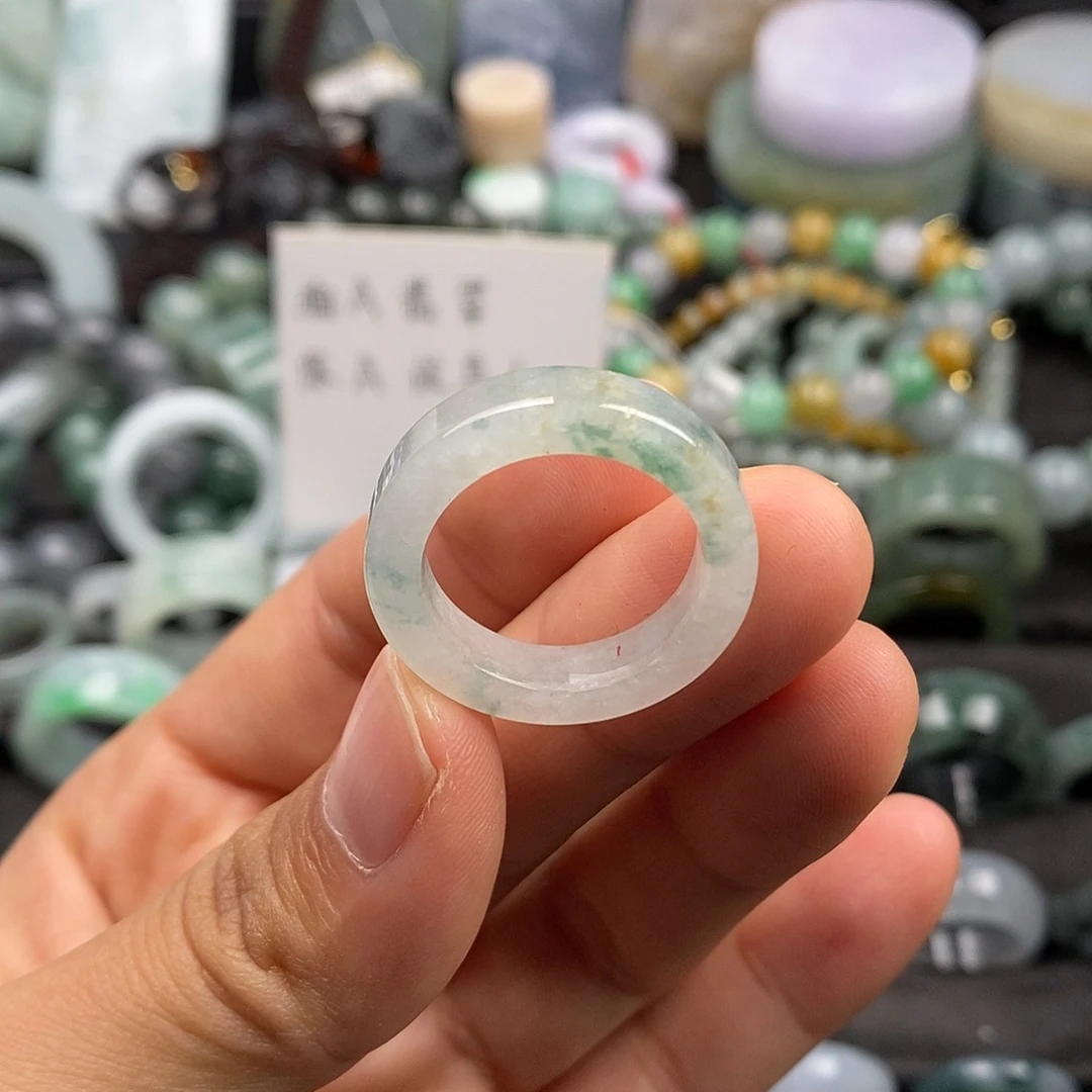 翡翠未镶嵌戒指翡翠
