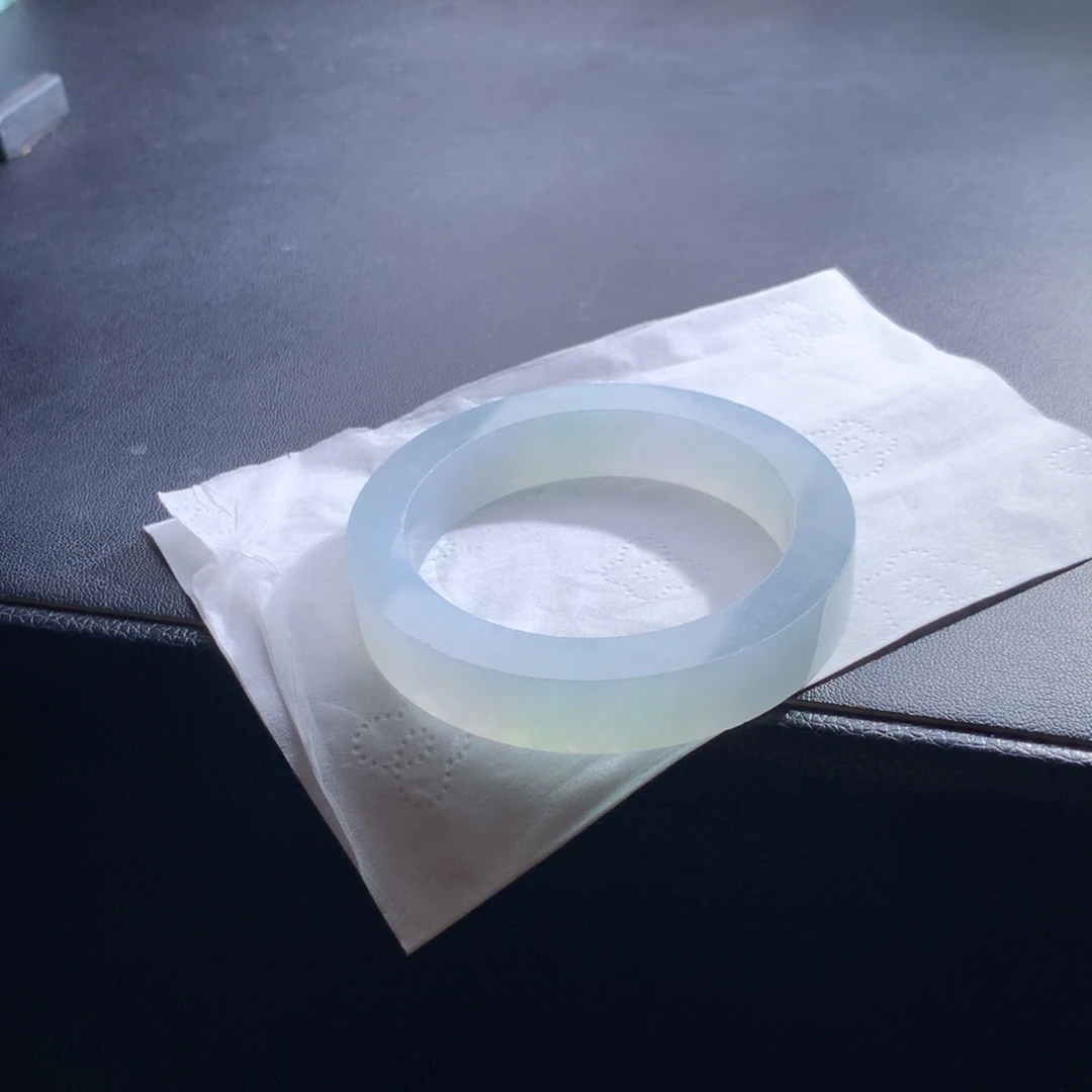 定制翡翠未镶嵌翡翠手镯