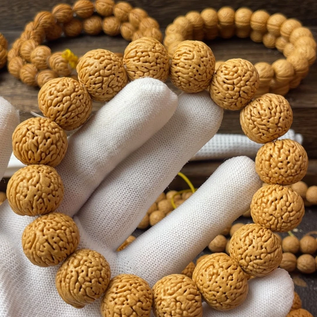 吊坠桃核龙鳞苹果