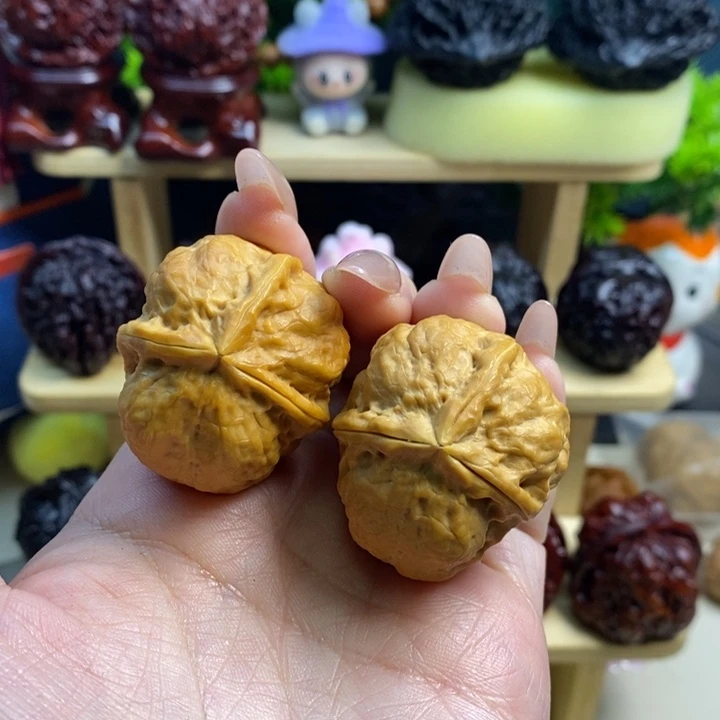 文玩核桃吊坠奶酪三棱果冻皮39尺