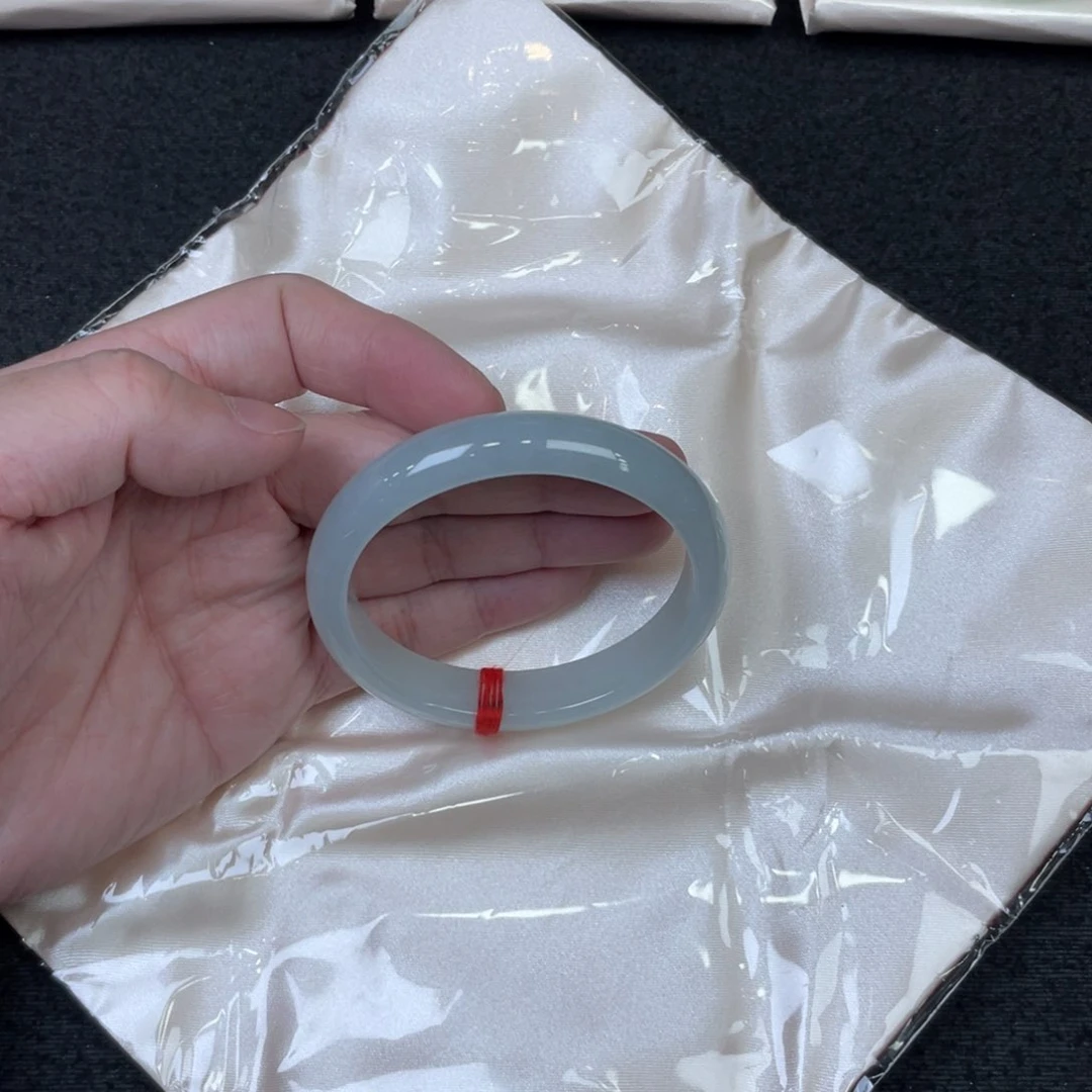 翡翠手镯未镶嵌56贵妃