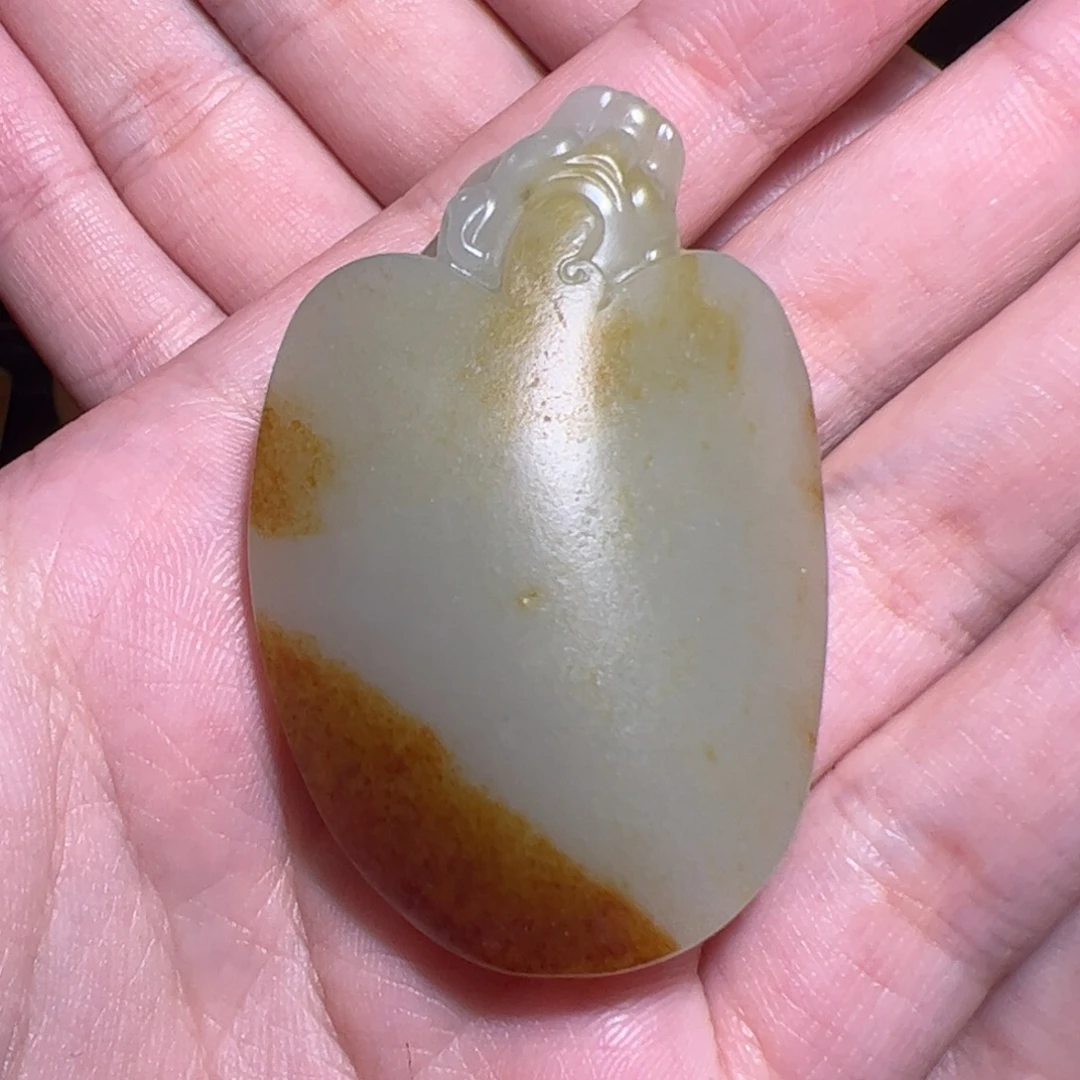 鲜***禾和田玉未镶嵌颈饰