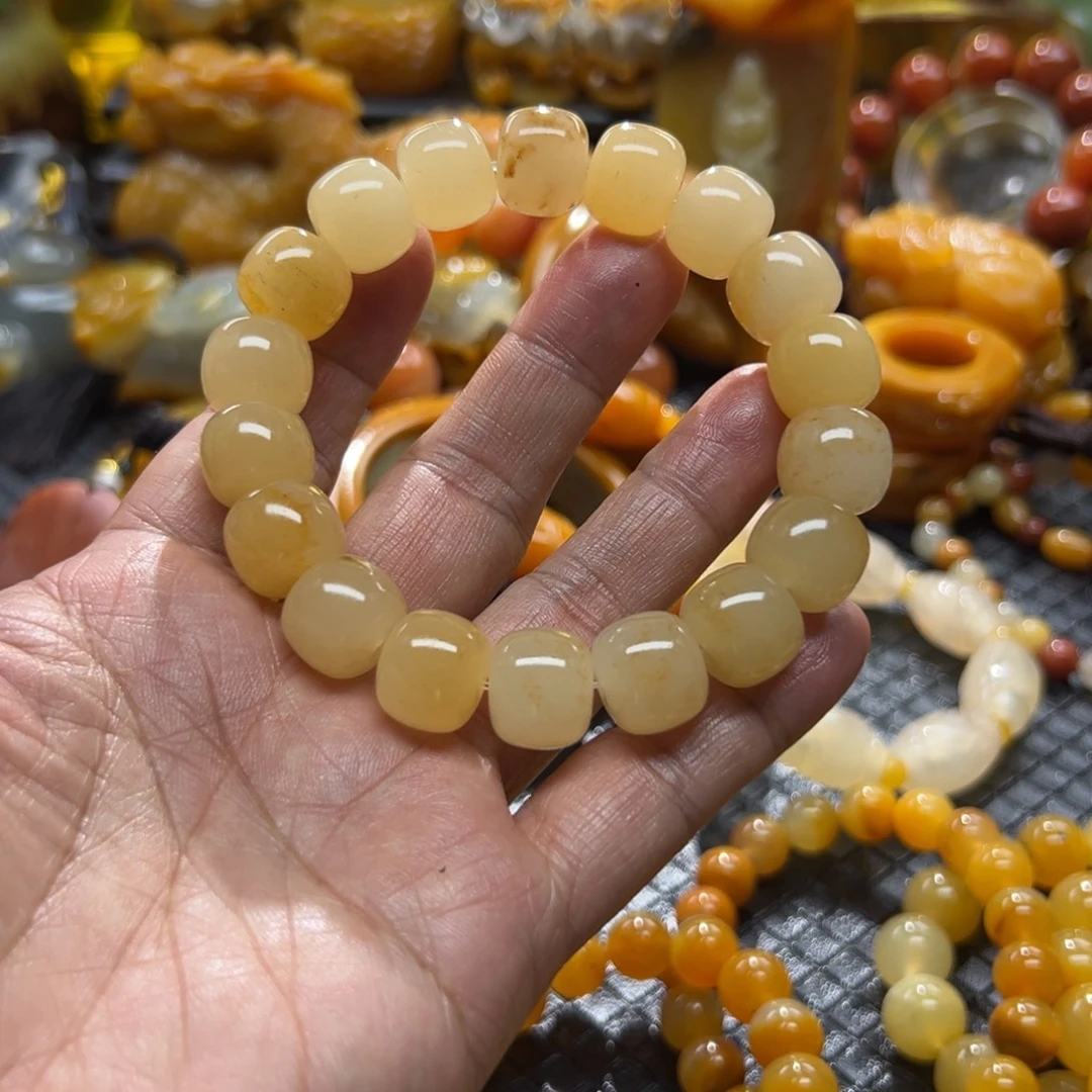 石英质玉未镶嵌颈饰