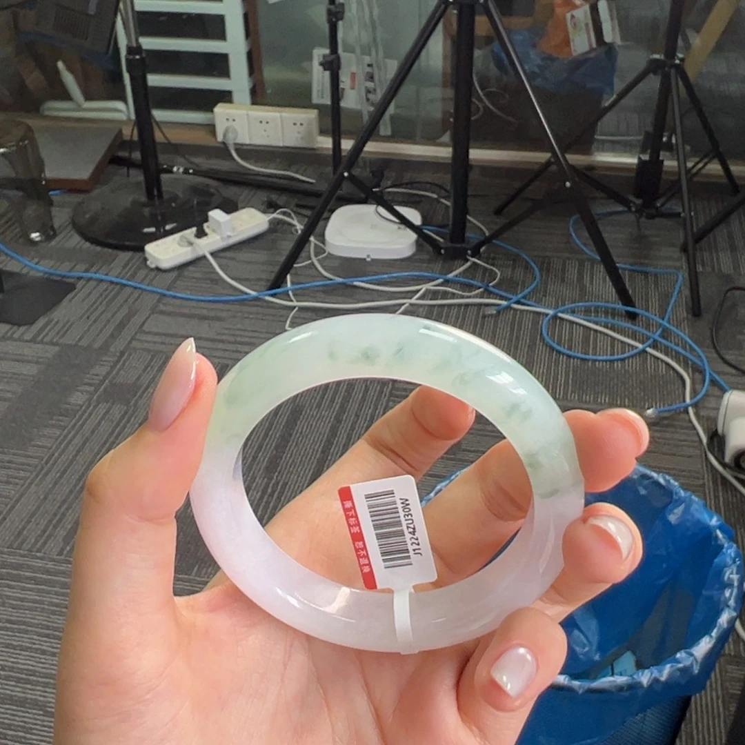 小***白翡翠未镶嵌手镯翡翠手镯