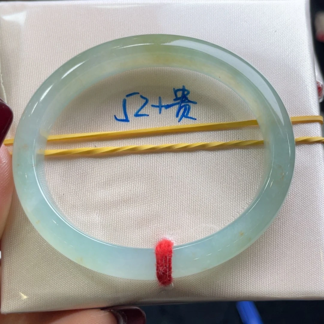 翡翠手镯未镶嵌翡翠手镯