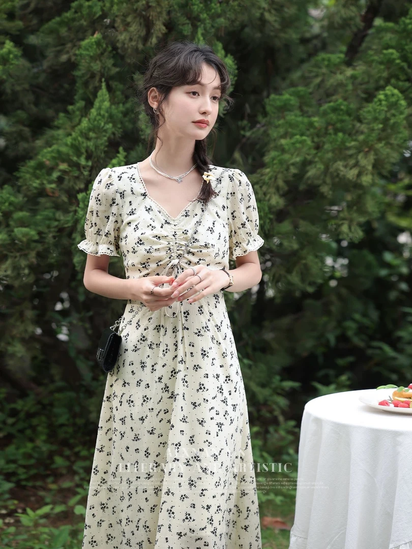 【清货】夏新款大码法式泡泡袖碎花连衣裙高腰显瘦别致a字裙子1528