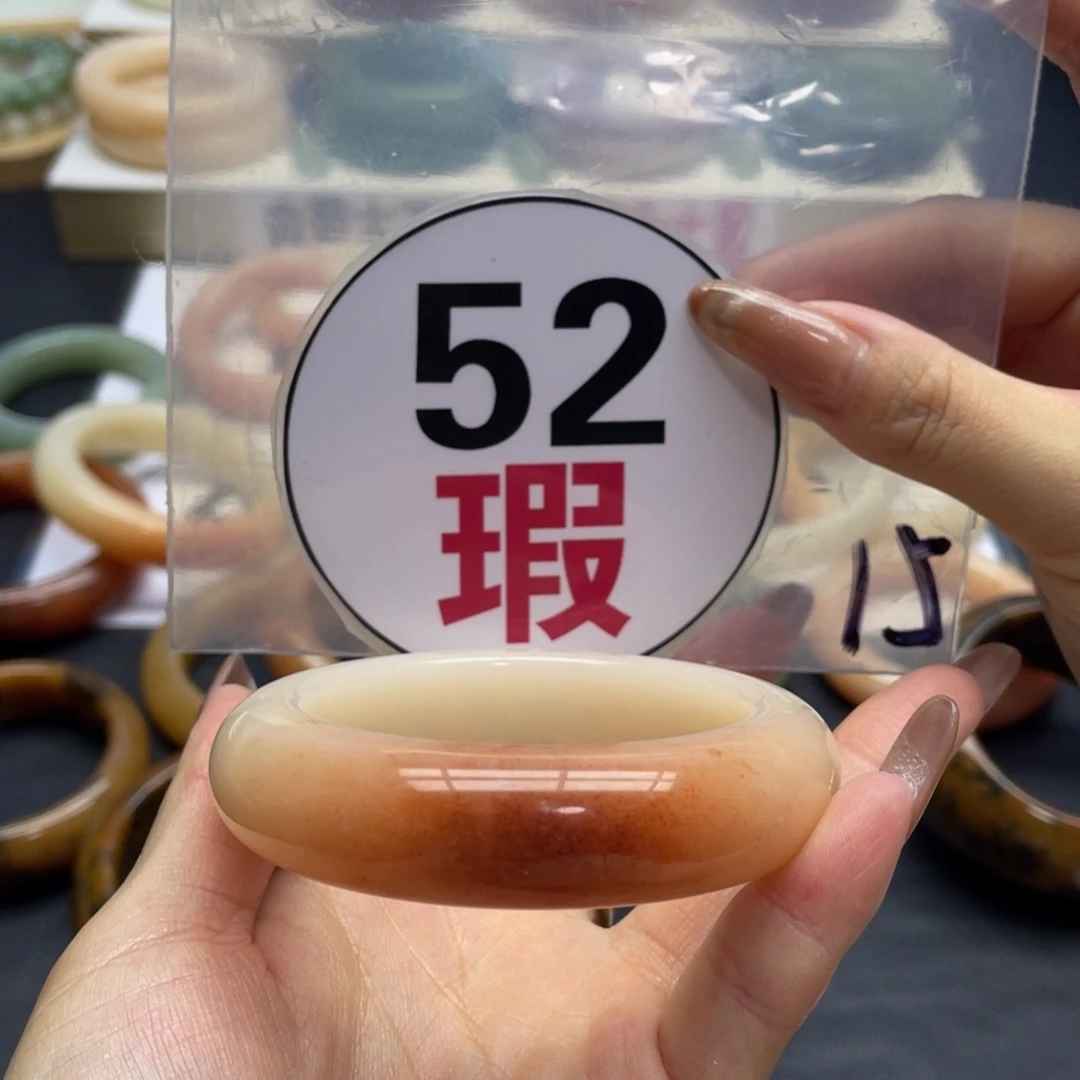 未镶嵌手镯石英质玉
