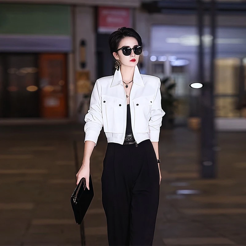 白色秋季女2025新款爆款独特洋气时髦外套设计感短款法式上衣2526