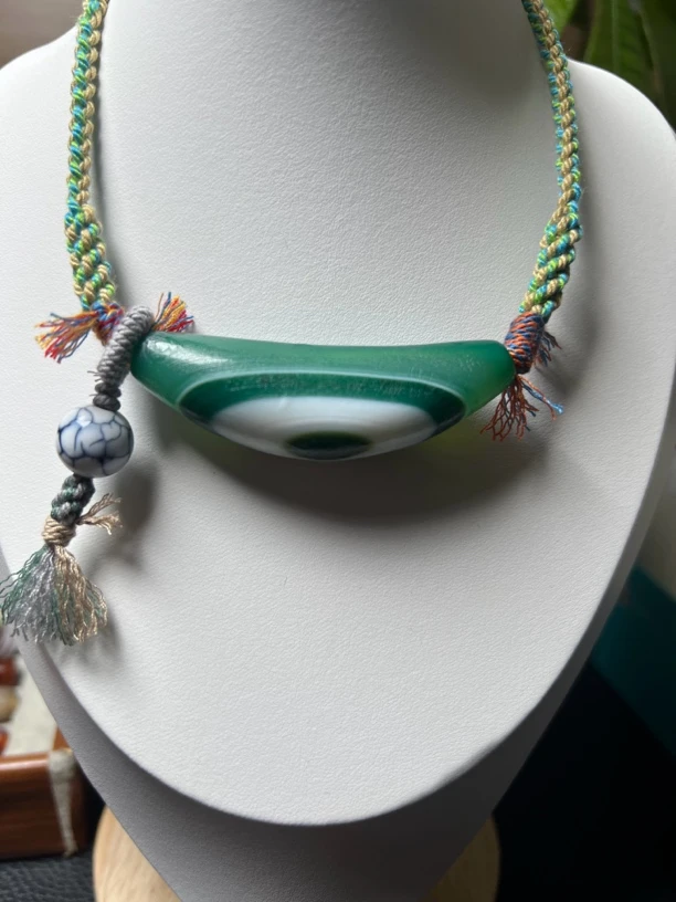 缠丝玛瑙风华纹绿牛天眼牛角珠锁骨项链
