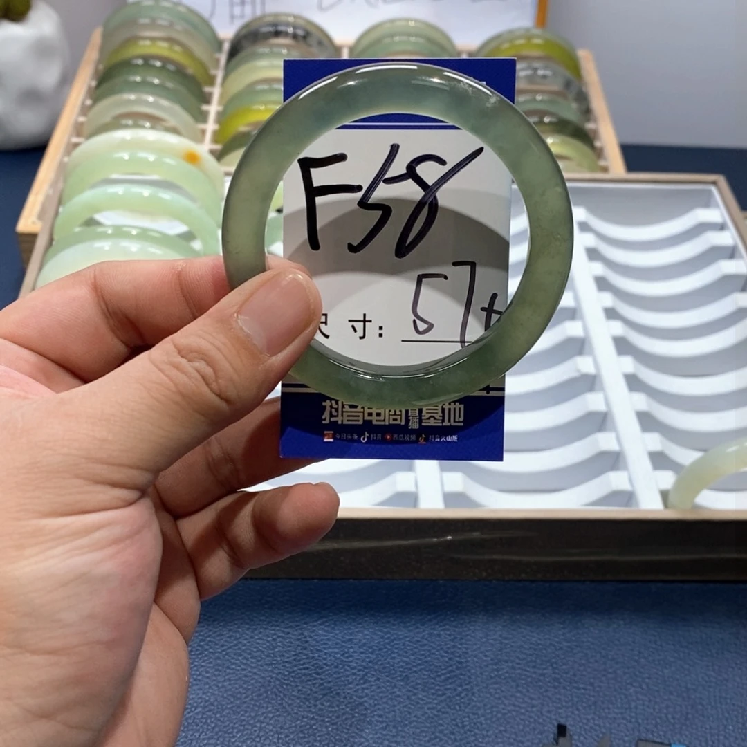 岫玉手镯未镶嵌手镯