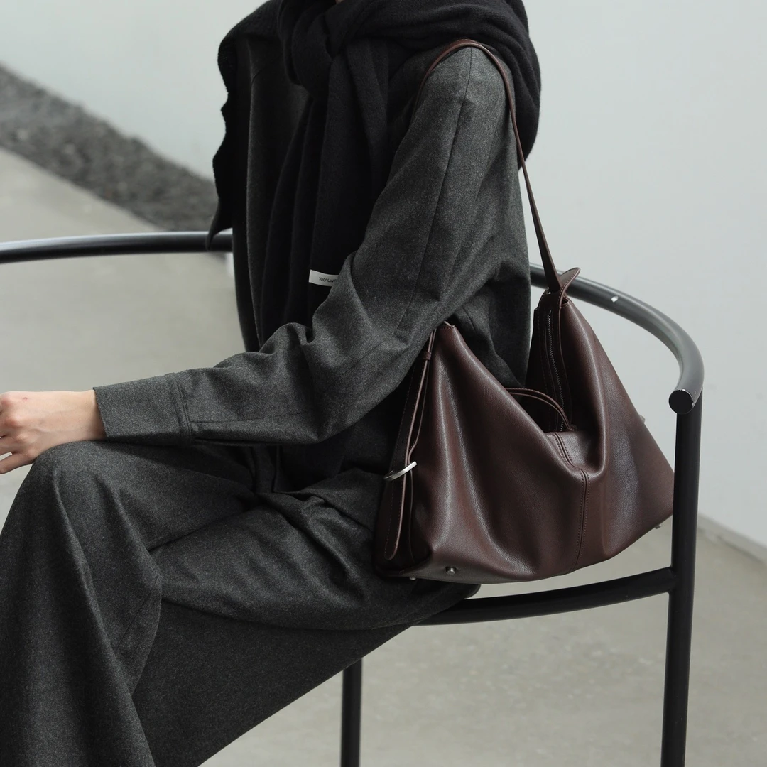 2025新款百豆高级感植鞣头层牛皮大容量托特包通勤复古单肩腋下包