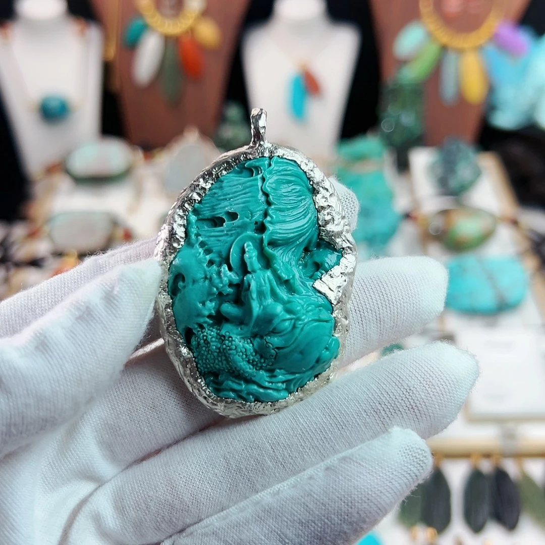 绿松石未镶嵌颈饰