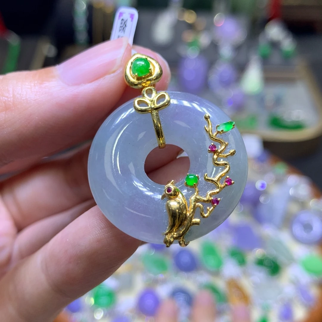 翡翠18K金镶嵌颈饰翡翠吊坠项链