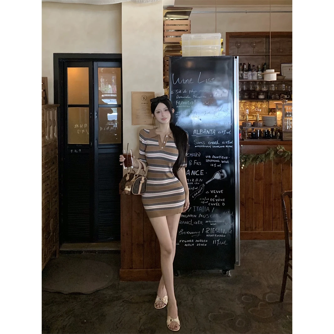 法式条纹翻领针织连衣裙女辣妹气质绝美别致纯欲收腰显瘦包臀裙子