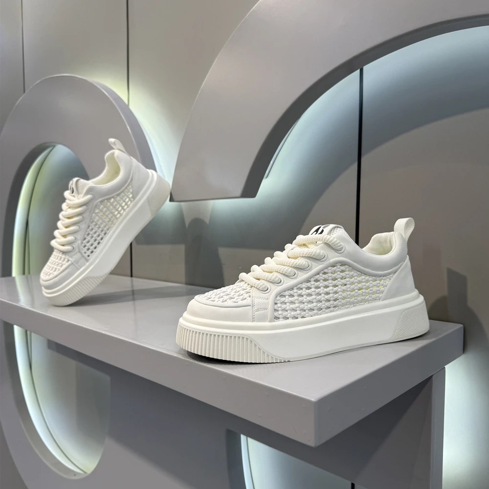 男鞋2025新款时尚复古透气休闲板鞋舒适百搭男士潮流网面鞋子