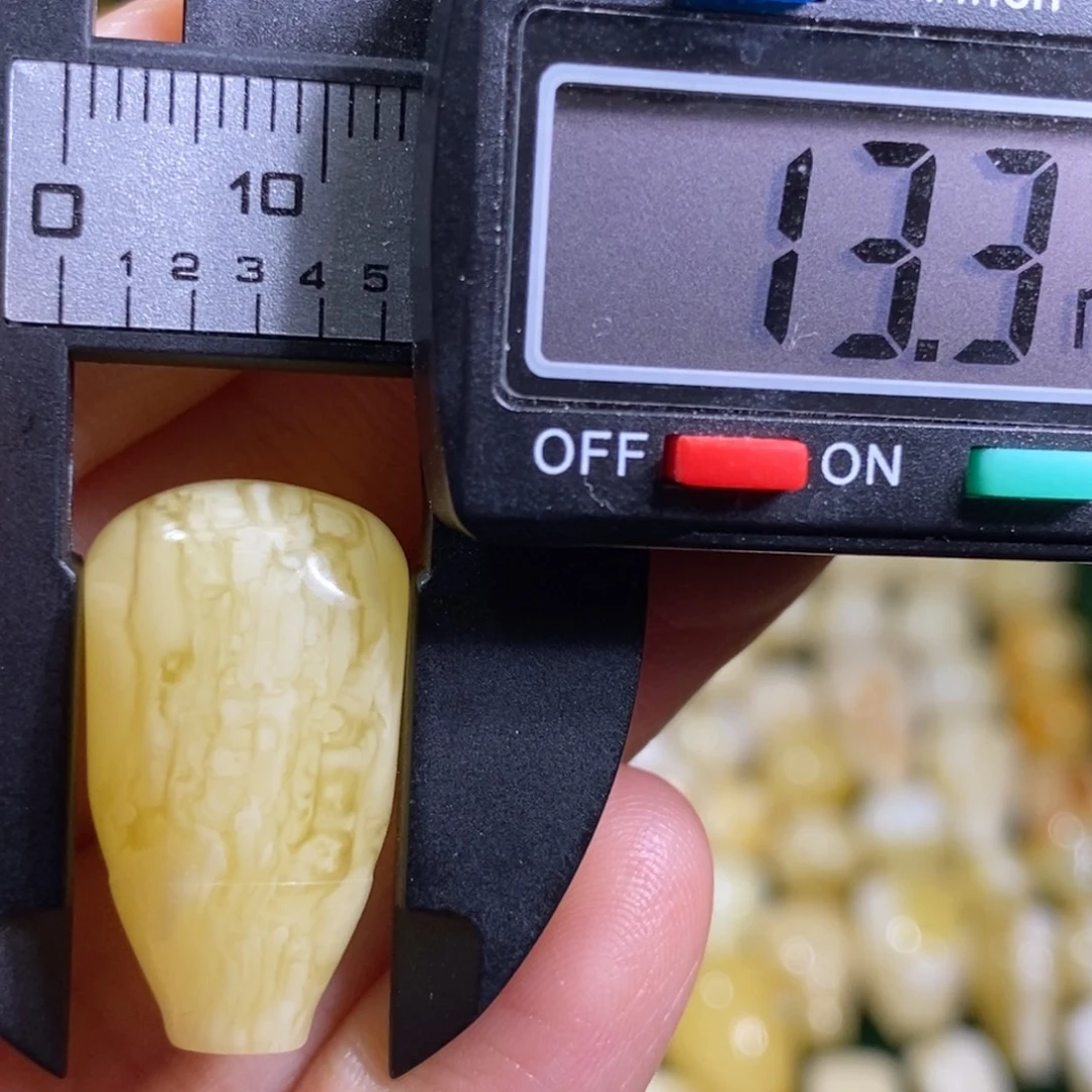 蜜蜡未镶嵌裸石配饰