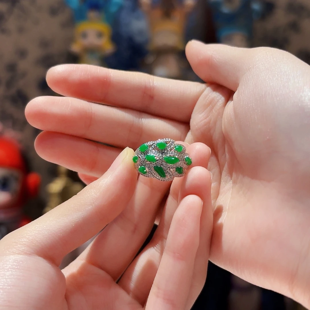 翡翠戒指18K金镶嵌戒指