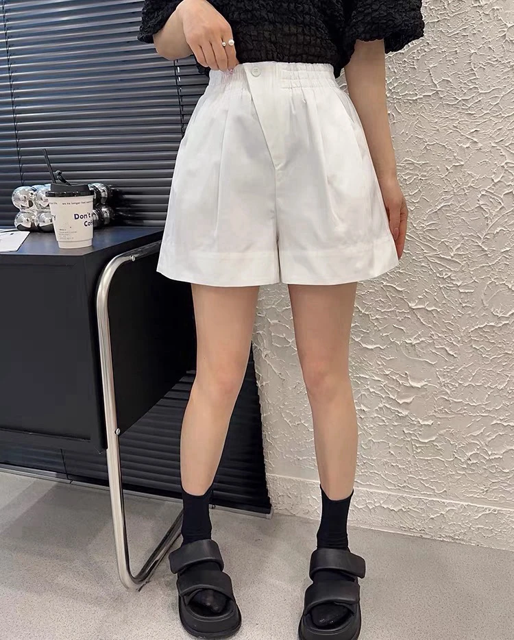 2440 简约时尚高品质一颗扣显瘦短裤