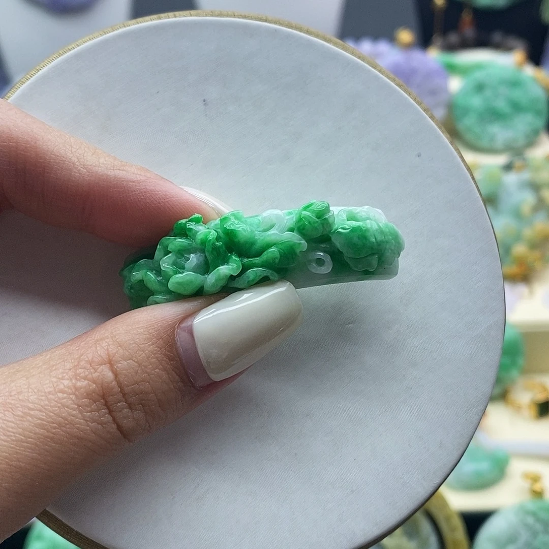 妞***妞翡翠未镶嵌手镯手牌