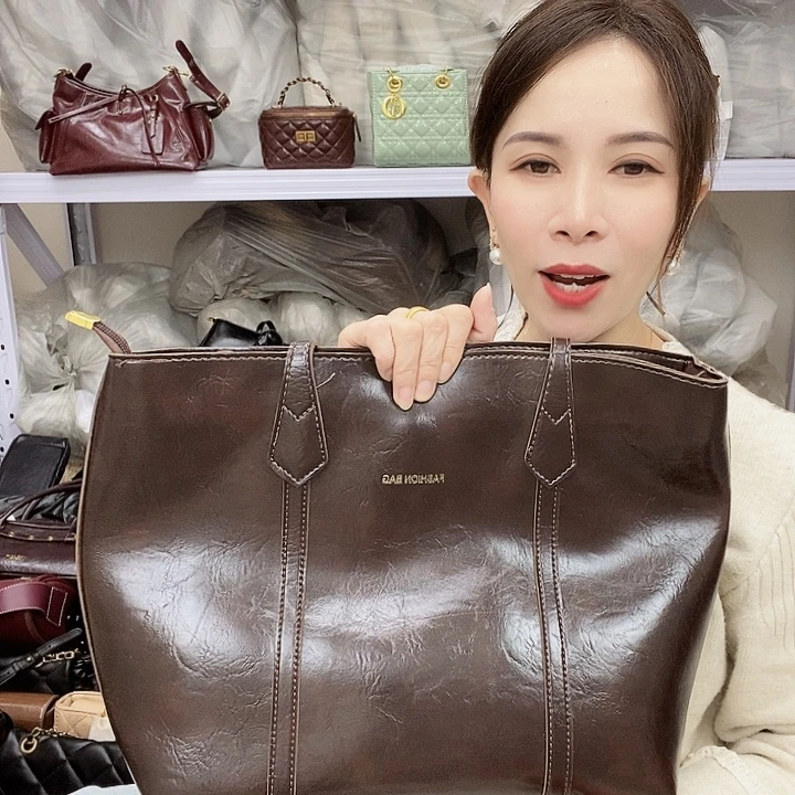 蚕丝小牛剖层皮革PU