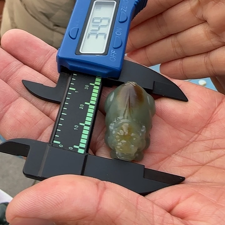 和田玉颈饰未镶嵌定制