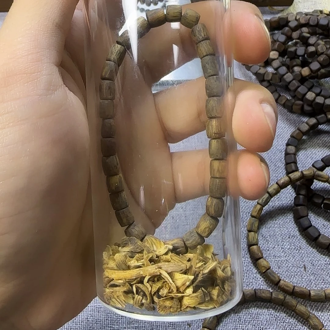 沉香碎屑沉香礼物拍