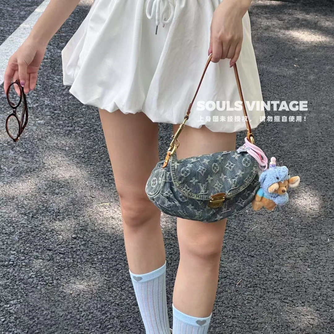 95新 LouisVuitton/路易威登 蓝色丹宁牛仔元宝腋下包/688339050
