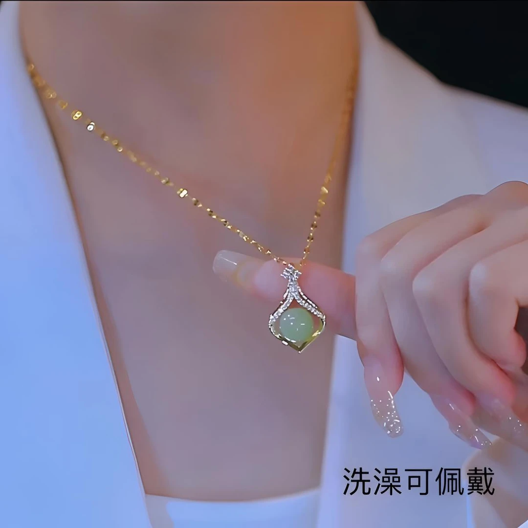 钛钢项链 新款绿色小荷包钛钢项链女时尚气质不掉色网红锁骨链